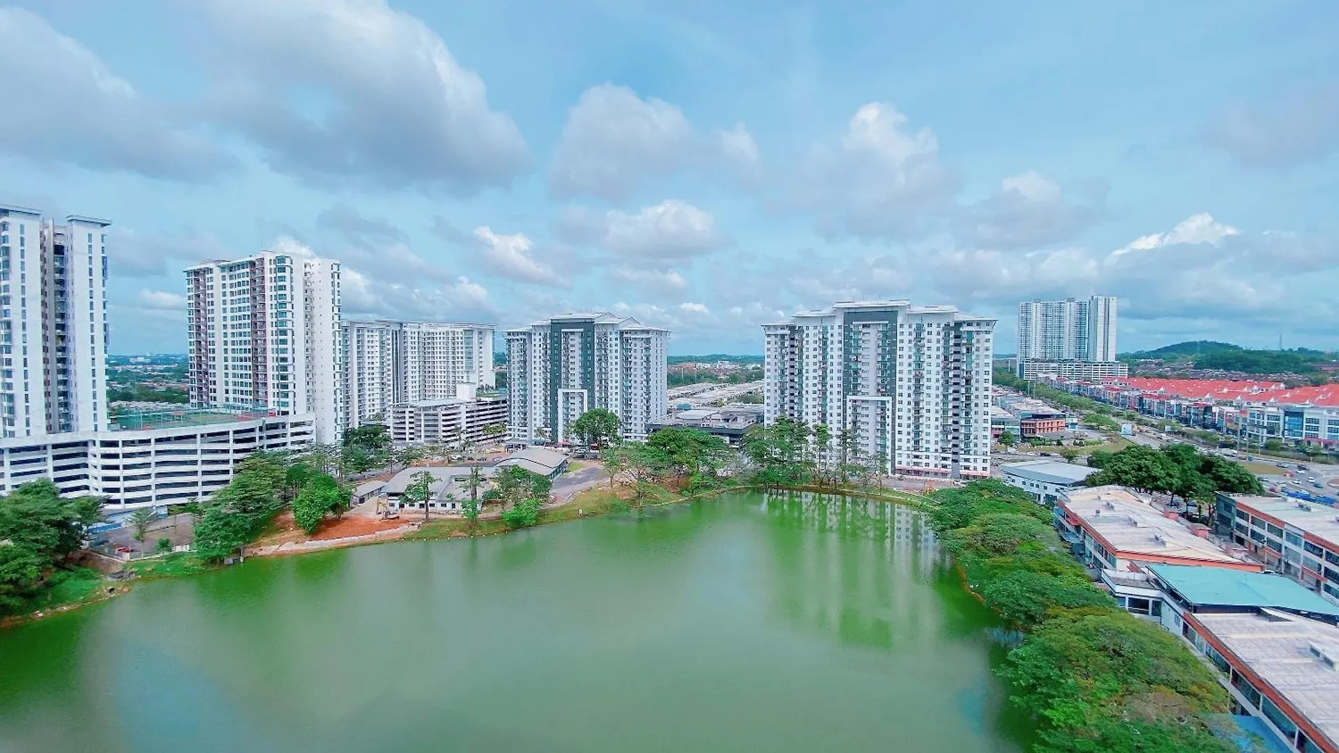 Beautiful Lake Front Homes At Mount Austin, Jb #20 Johor Bahru Malaysia
